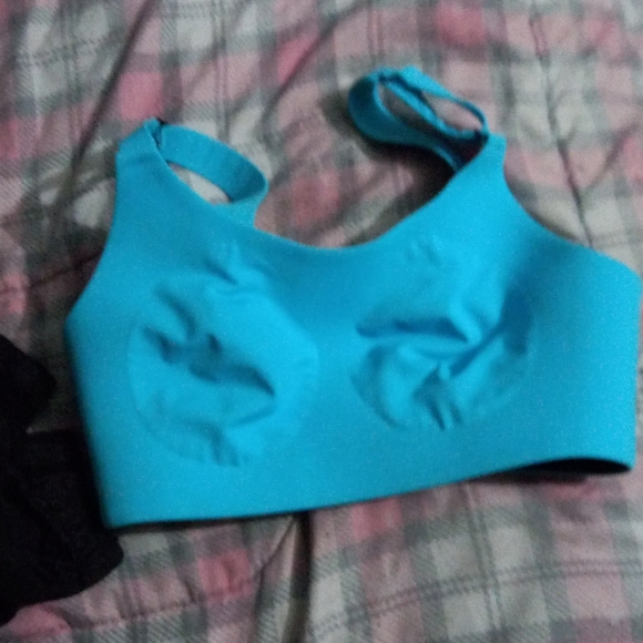 Lululemon bra - Picture 2 of 2